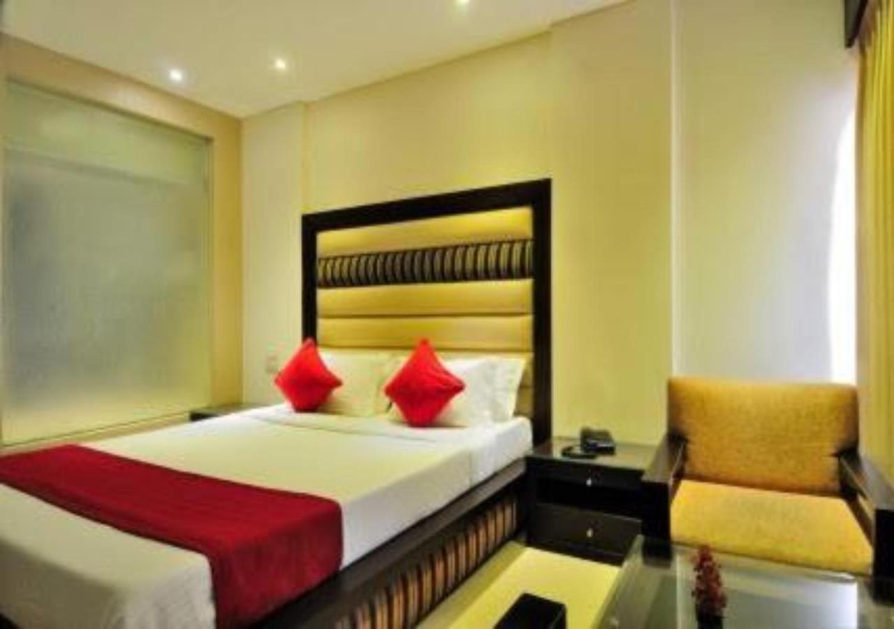Hotel Landmark Chandigarh Exterior photo